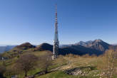 20061102_152034 Traliccio Manzoni sul monte Linzone.jpg